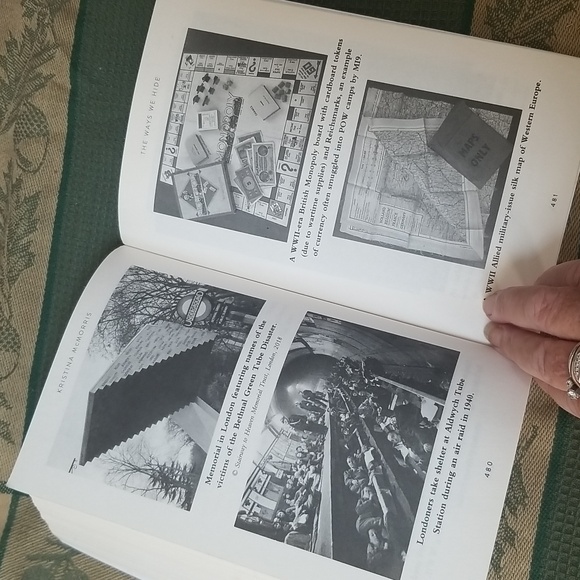 📚THE WAYS WE HIDE, NOVEL - Picture 7 of 9